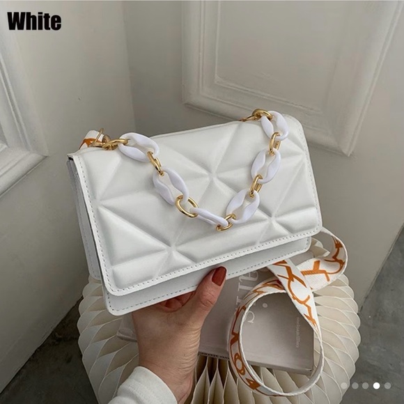 Elegant White Quilted Shoulder Hand Bag Crossbody Purse - Picture 3 of 11